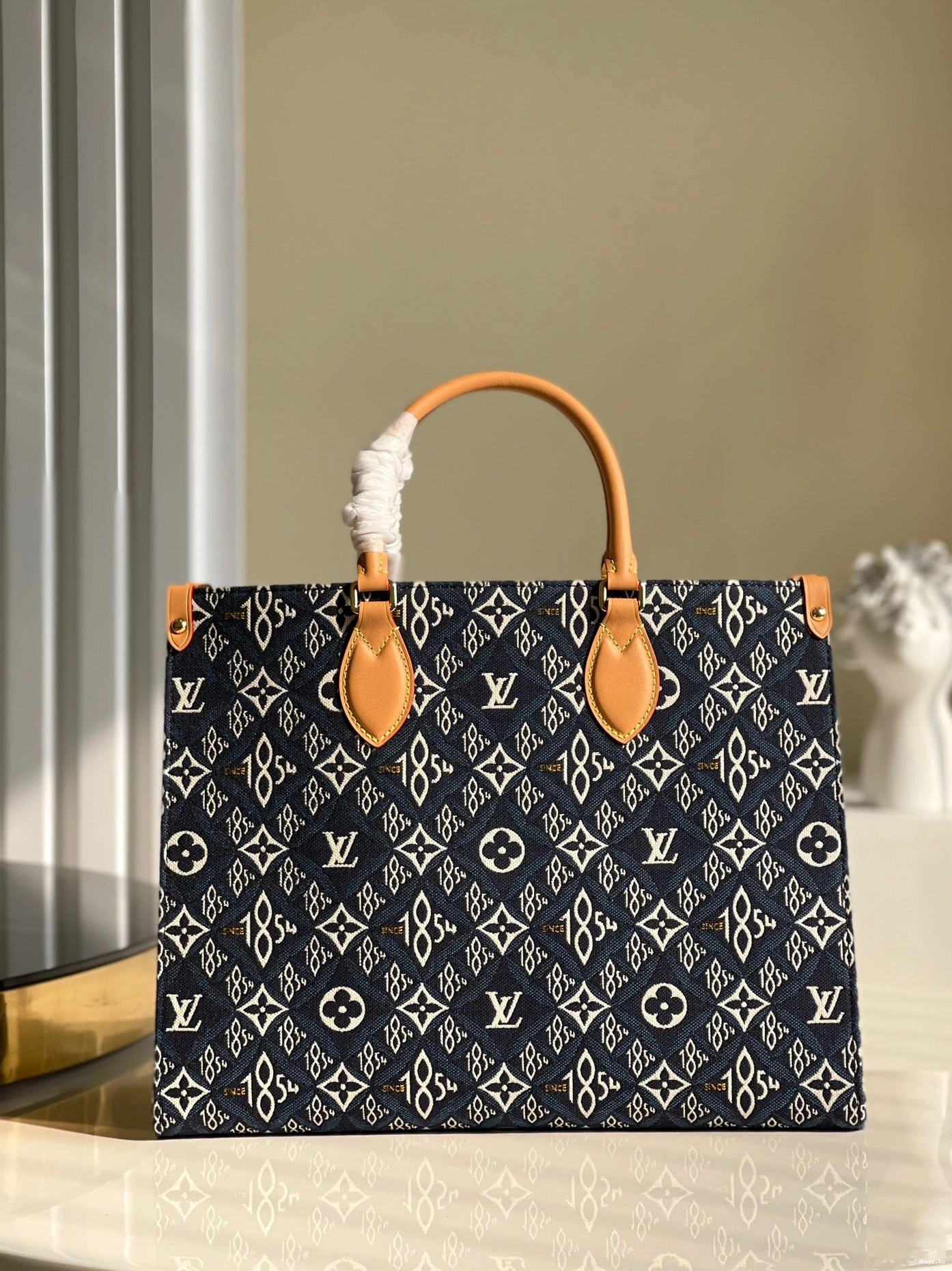 LOUIS MM ONTHEGO VUITTON 0113